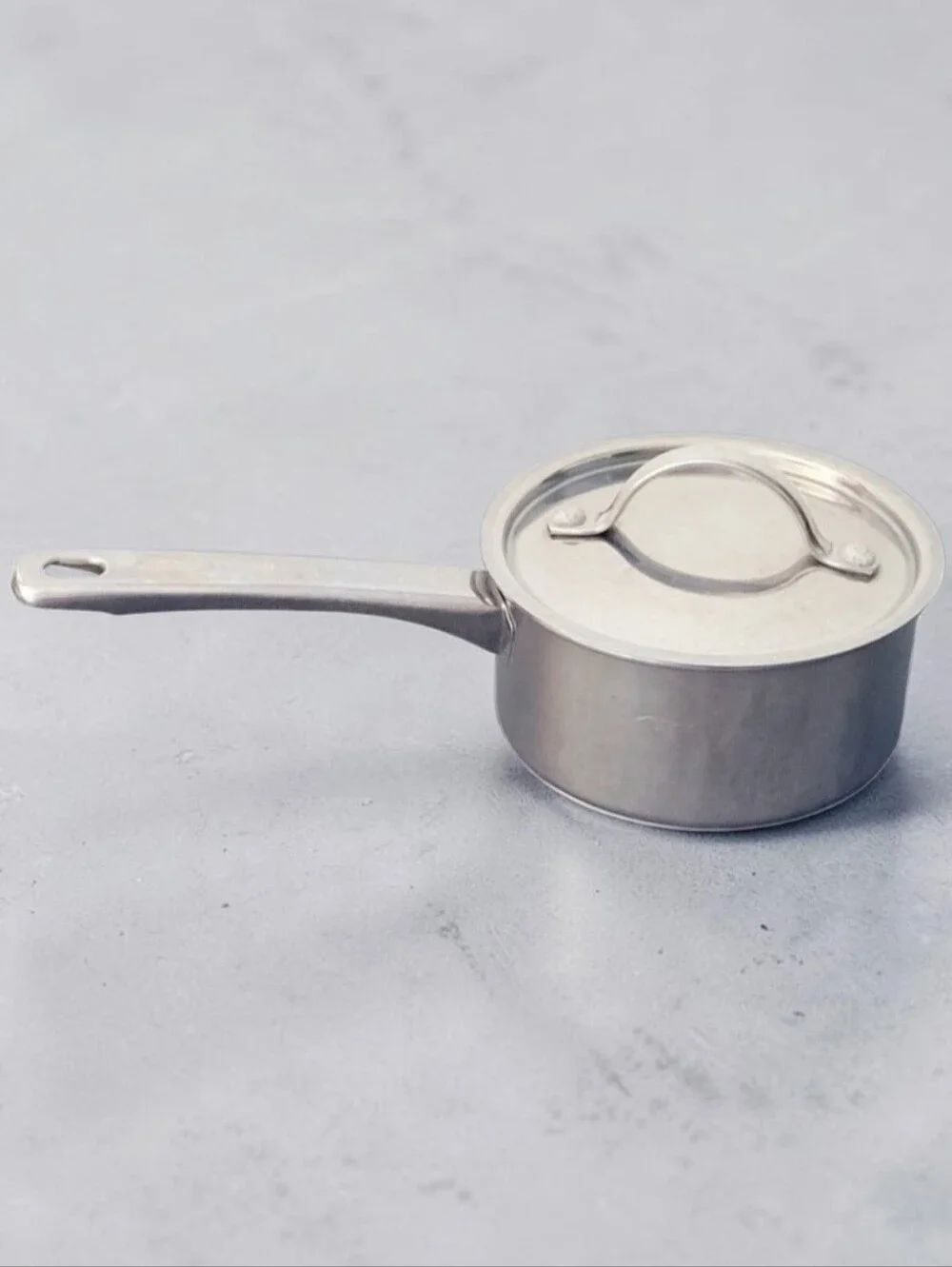 Farberware 1 Qt (0.9 Liters) / 6-inch Stainless Steel Sauce Pan 18/10 With Lid.